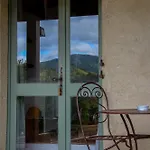 Апартаменты Les Ricoux *