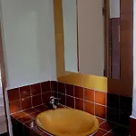 Апартаменты Les Ricoux *